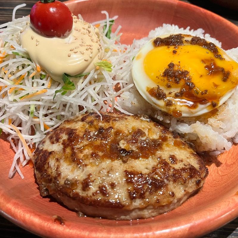 エッグバーグディッシュ＋大盛ディッシュサラダ(びっくりドンキー 白石中央店)