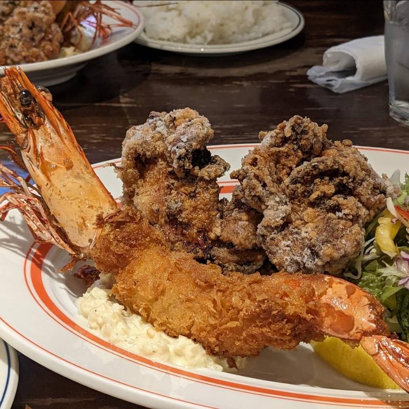 有頭大エビフライ&カラアゲ(カフェチャレンジャー88靱公園店)