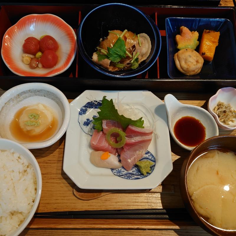 鮮魚のお刺身と京のおばんざい3種の御膳(京都石塀小路豆ちゃ 日本橋)