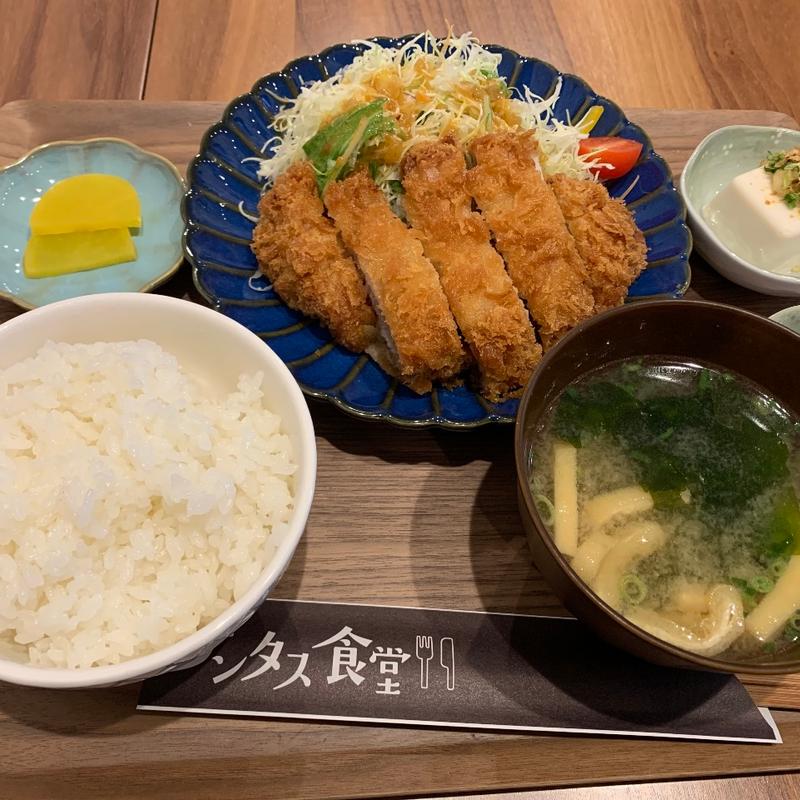 カツ定食(サンタス食堂)