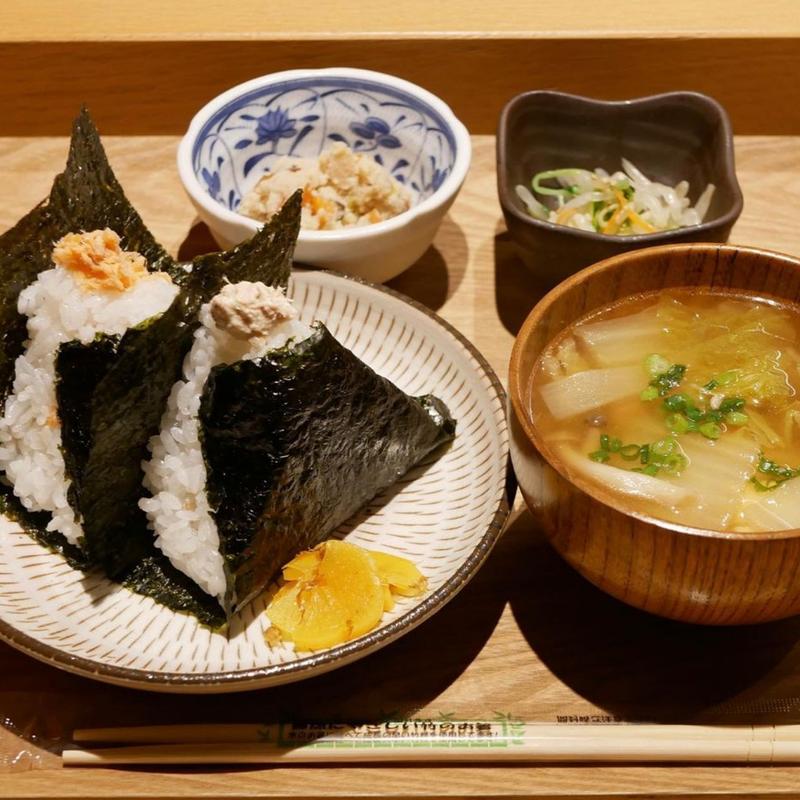 おむすび定食(三一八（さんいちはち）)