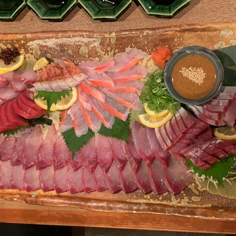 イナダと金目鯛の刺身(なきざかな 新宿店)