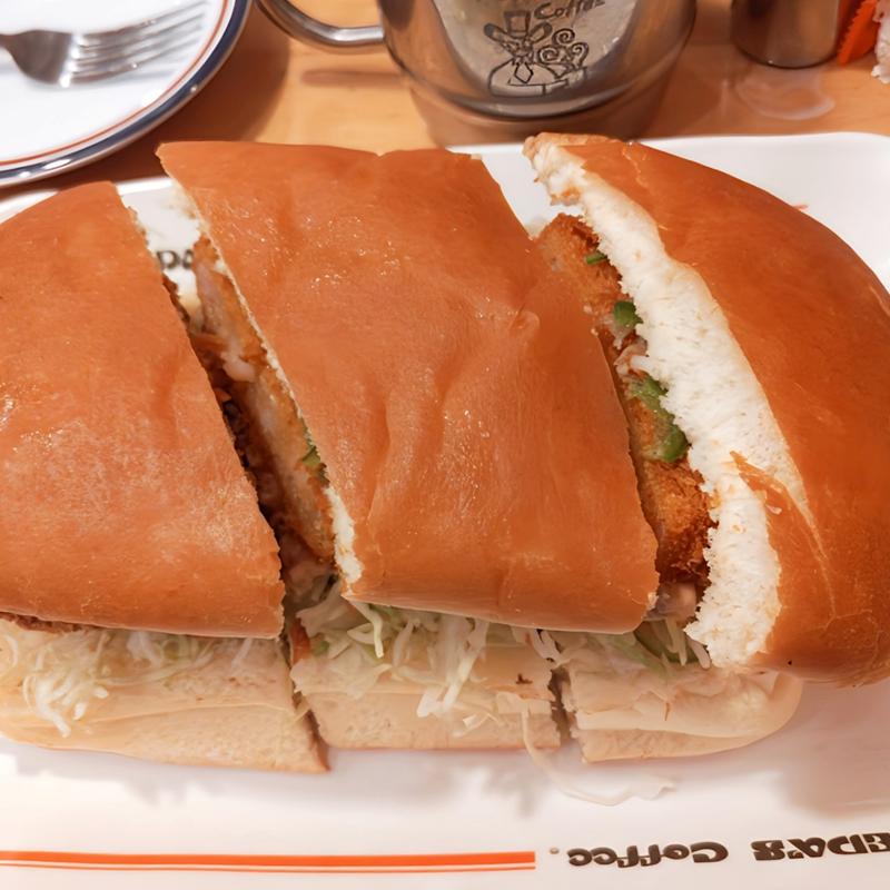 エビカツパン(コメダ珈琲 新宿御苑前店)