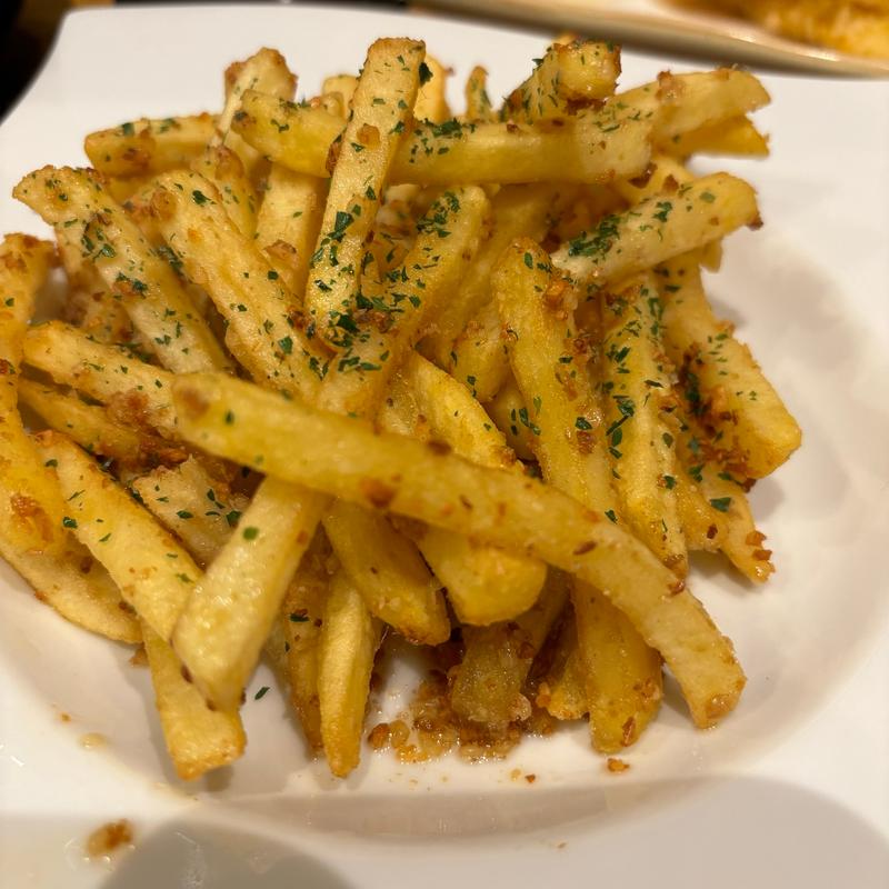 アンチョビフライドポテト(大衆酒場 まる富)