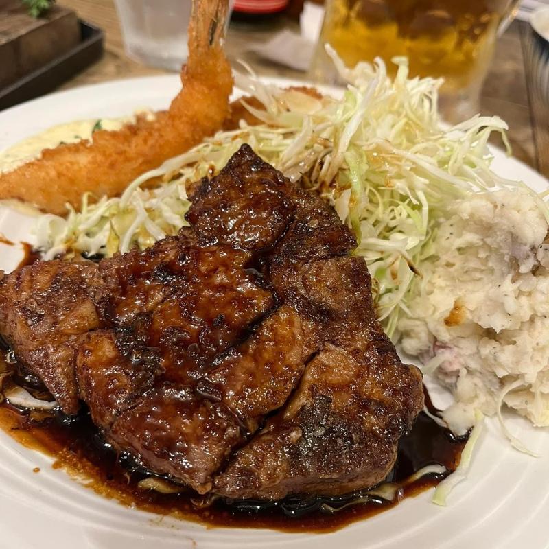 トンテキとフライ定食(サル食堂 )