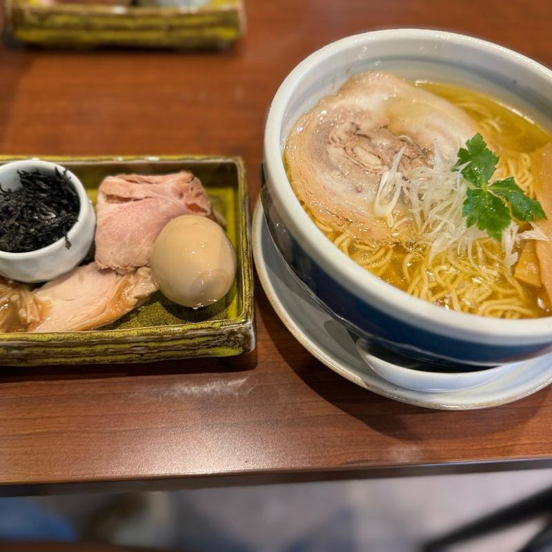 特製塩ラーメン(らーめん 鈴と凛)