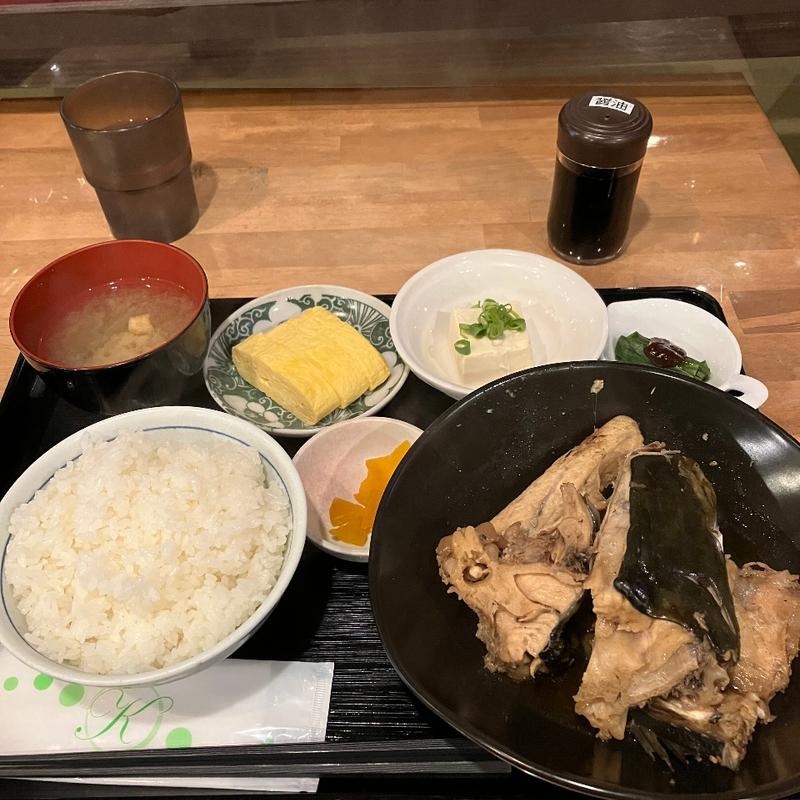 ハマチのあら煮(雑魚市場)