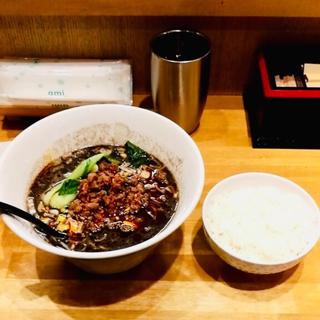  黒胡麻担々麺(麻辣担々麺 堂島 台湾小吃168)