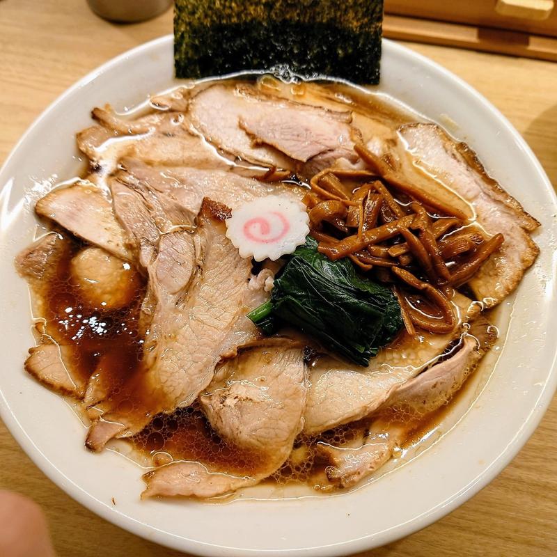 醤油チャーシューメン 大(長岡食堂 東京ラーメン横丁店)