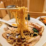 醤油チャーシューメン 大(長岡食堂 東京ラーメン横丁店)