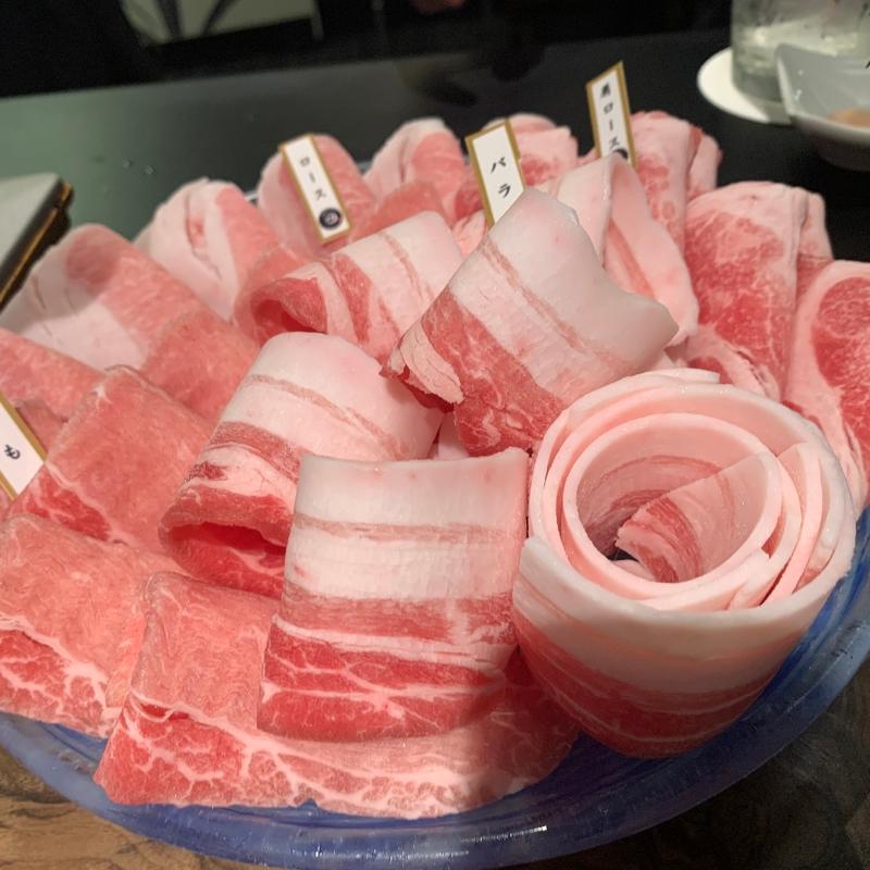 沖縄県産山城牛リブロースと純血100％金武アグーしゃぶしゃぶ(金武アグーと山城牛のしゃぶしゃぶ琉球 【別邸】)