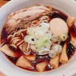 らーめんmacro(煮玉子トッピング)(人類みな麺類東京本店)