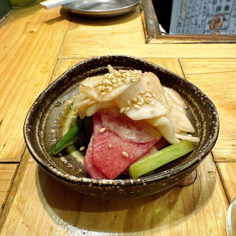 カブと紅芯大根の浅漬け(大衆酒場 チャン栓チャン)