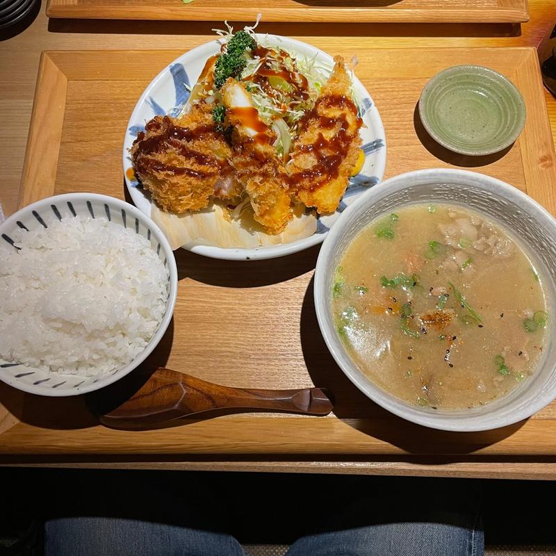 豚汁定食（日替わりランチ）(とんかつと、しゃぶしゃぶ。黒豚ふくや)