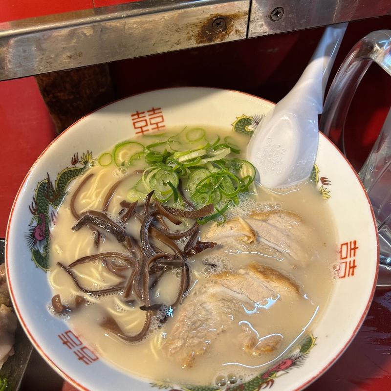 豚骨ラーメン(博多長浜屋台やまちゃん)