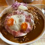 ベーコンエッグカレー(大盛り)