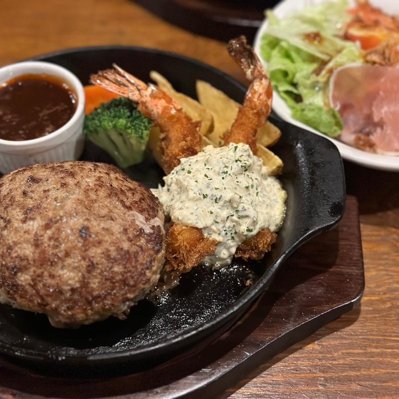 ハンバーグとエビフライ(ハンバーグ&ステーキ LOG's)