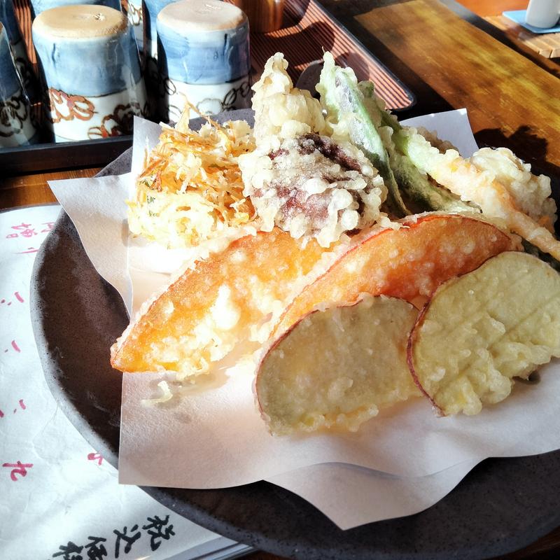 精進天ぷら盛合わせ（そばは付きません）　1人前約2〜3人前(柏屋 （かしわや）)