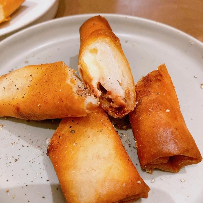 じゃがいもとブルーチーズの春巻き(社食堂)