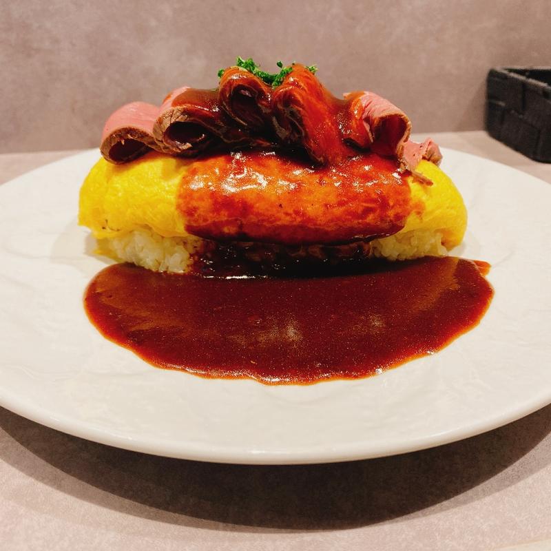 ローストビーフオムライス(SRY+ IZAKAYA French Italian Creation とうきょうスカイツリー駅前店)