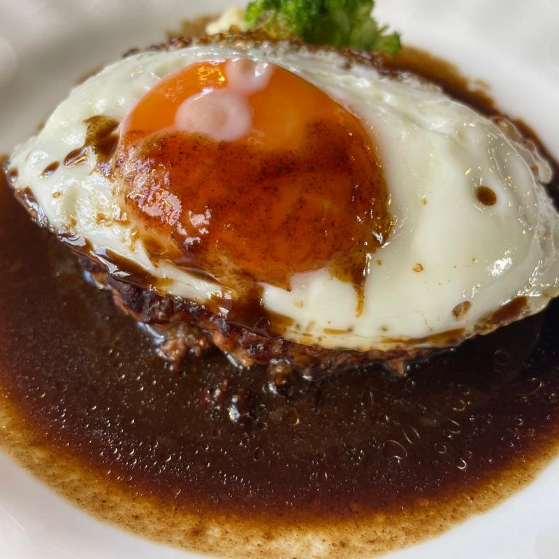 ハンバーグ　目玉焼き(レストラン画廊 )