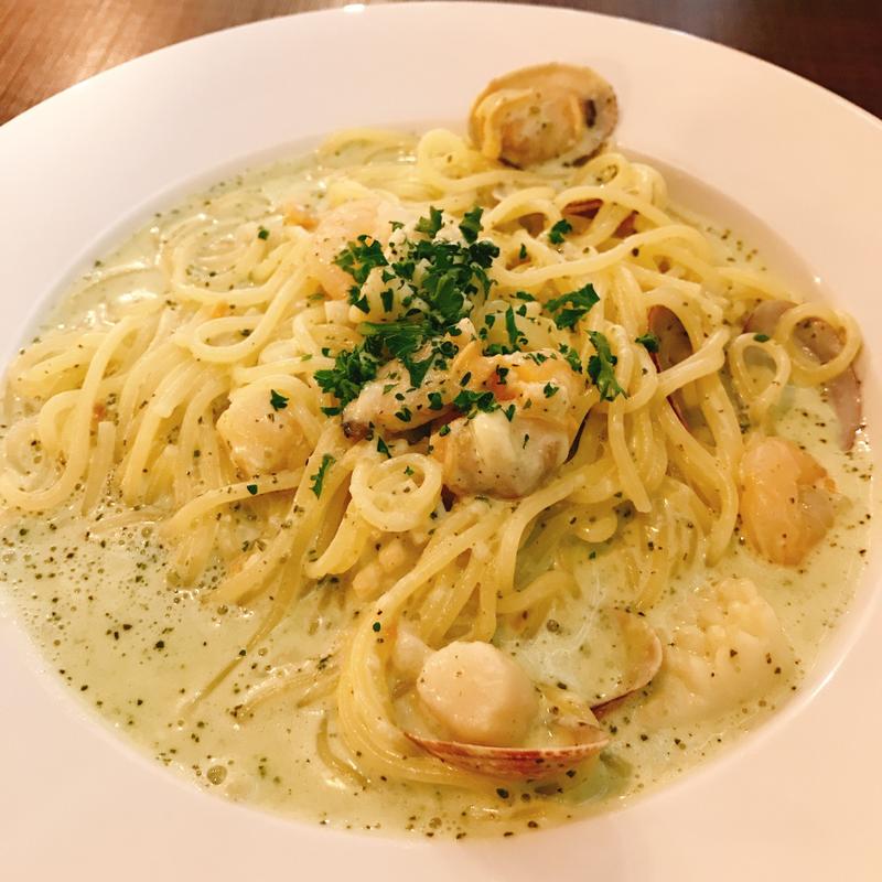 海の幸のジェノベーゼクリーム(パスタバル マルナカキッチン)