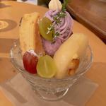 秋の果物と紫芋のモンブランパフェ