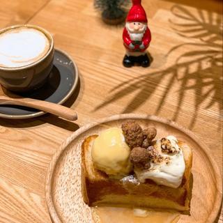 焦がしチーズとバニラiceのハニートースト＋Seven nuts(5 waters cafe)