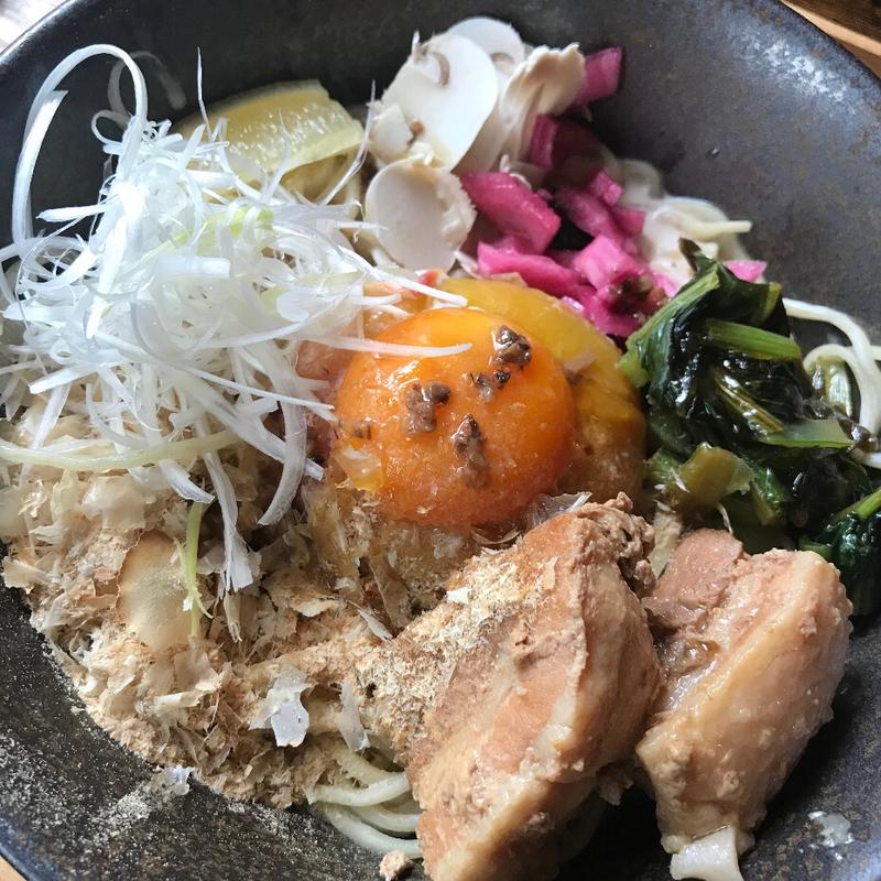 トリュフと丸ごとトマトのマリネと鶏節の冷やし中華(スペインバル GA(かくれが))