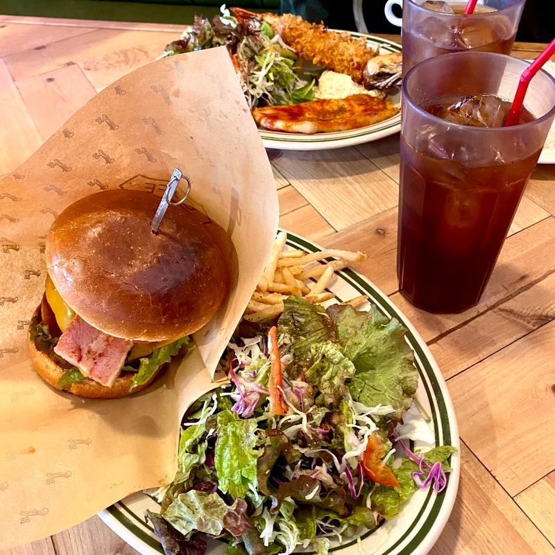 ベーコンチーズバーガー(カフェ チャレンジャー 88)