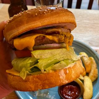 ベーコンチーズバーガー(Louis Hamburger Restaurant ルイス ハンバーガーレストラン)