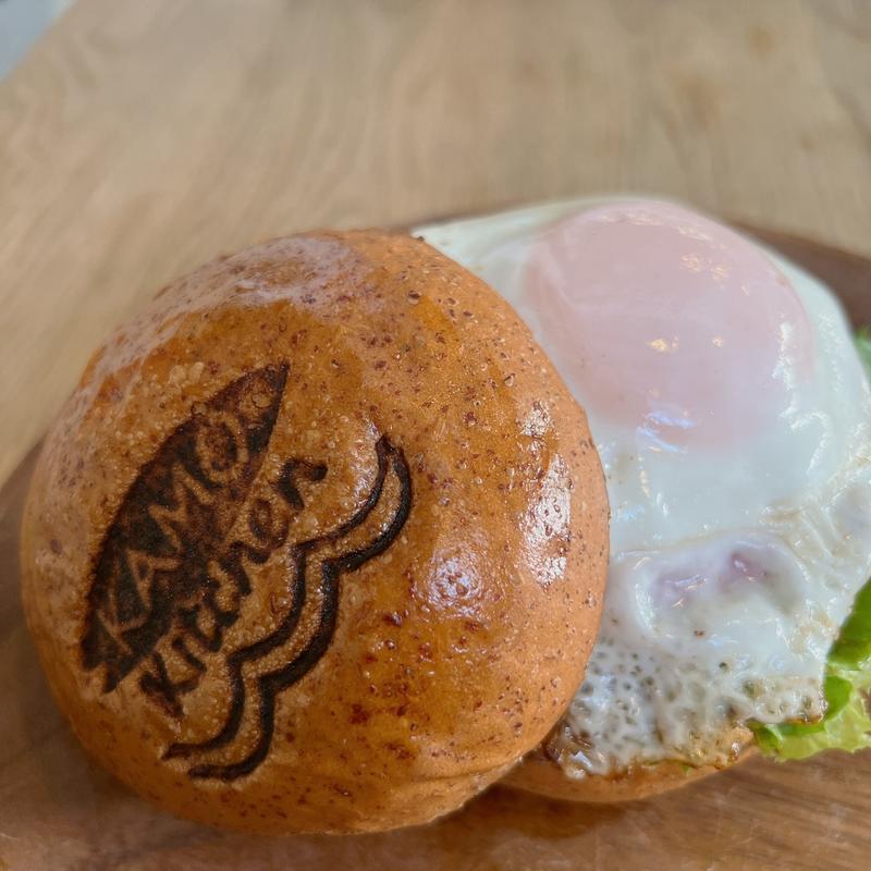 テリヤキエッグバーガー(KAMO Kitchen)