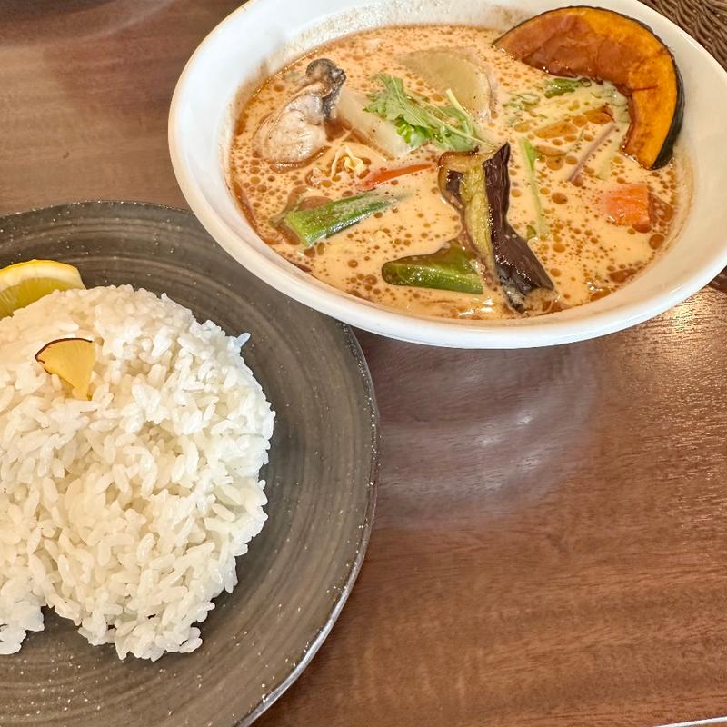 広島産大粒カキのチャウダー風スープカレー(南葉亭)