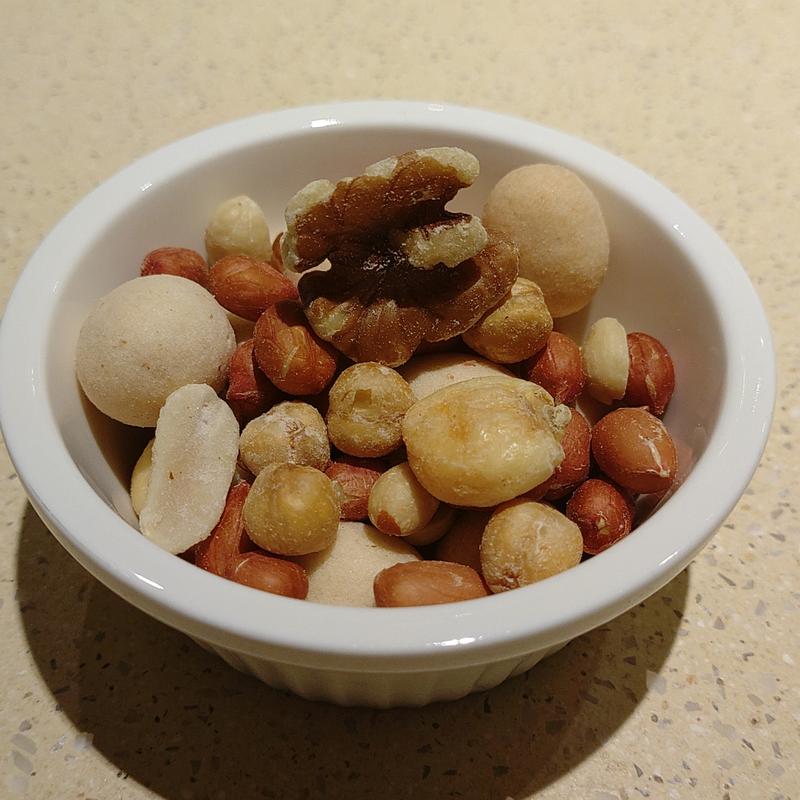 ミックスナッツ(HELIOS NAHA airport Brewery)