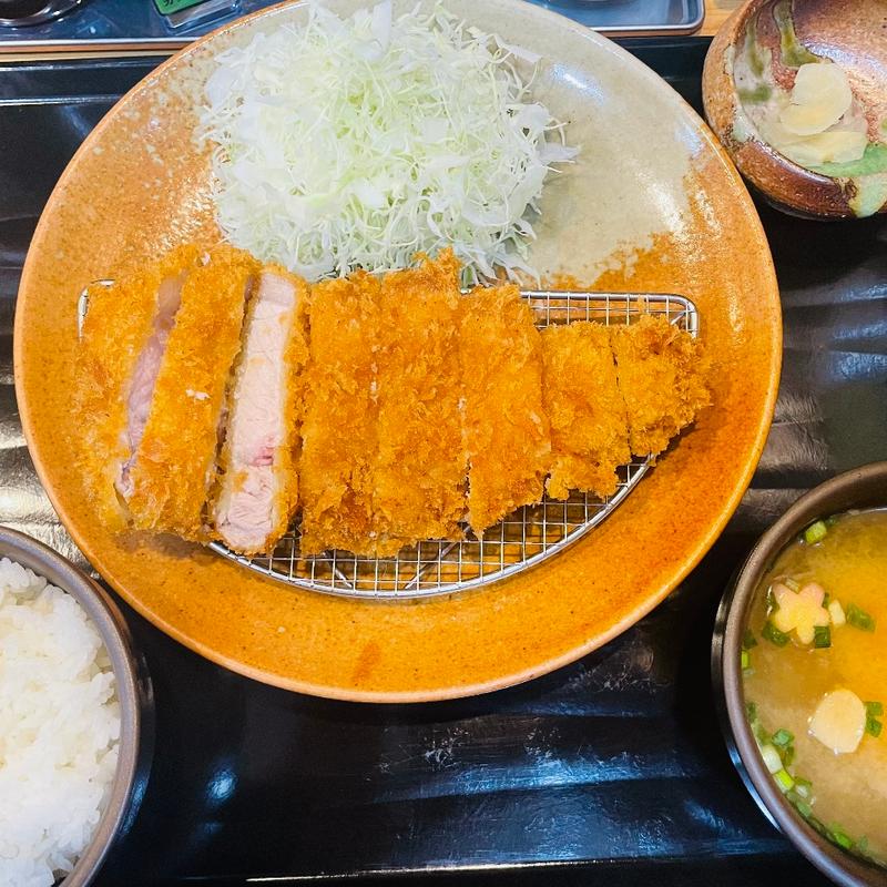 特ロース定食(とんかつくるりん)