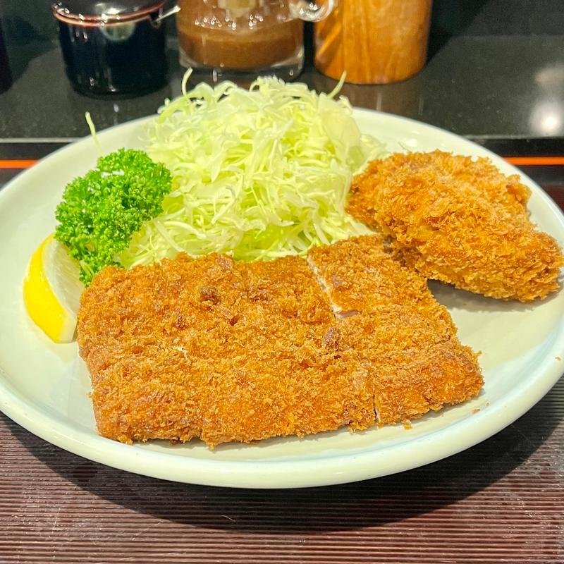 勝烈定食とカキフライ(勝烈庵　相鉄ジョイナス店)