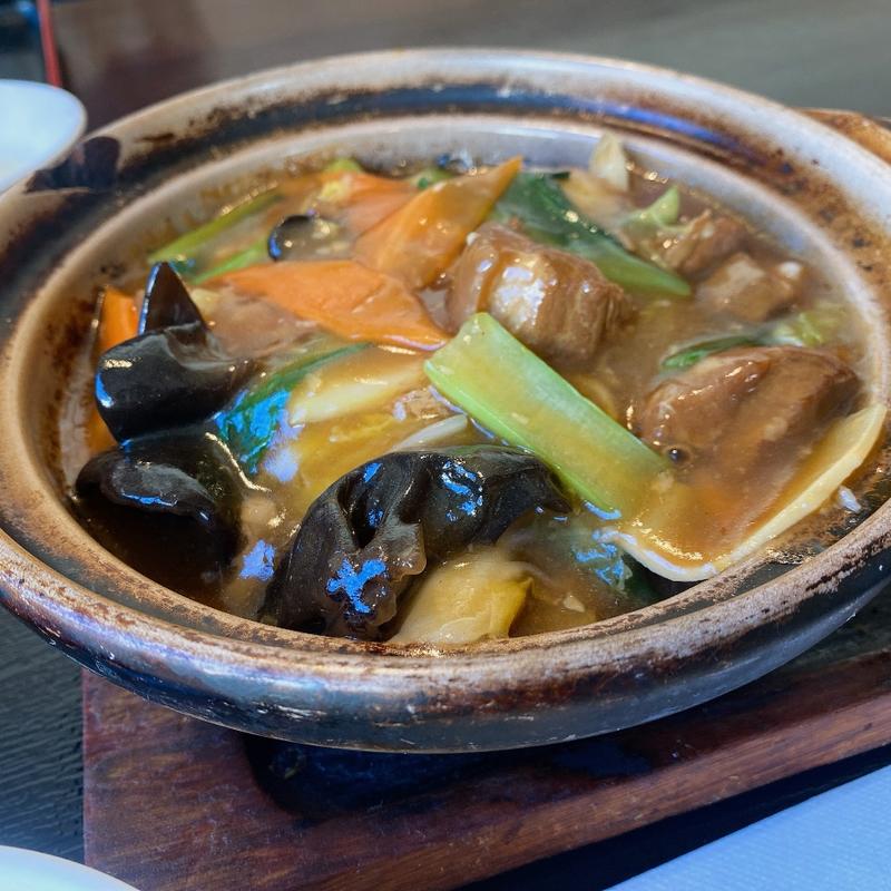 角煮土鍋ご飯(中華バル　津門菜館　三軒茶屋本店)