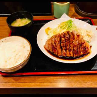 トンテキ定食(大阪トンテキ大阪駅前第２ビル店)