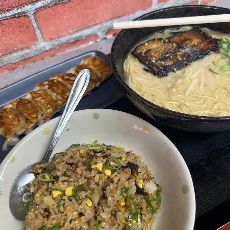 ラーメン半チャーハン餃子セット(ラーメン一燈)