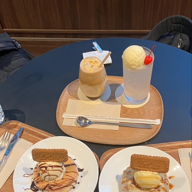 シュガードーナツアイス　　ピーチクリームソーダ(茶珈堂)