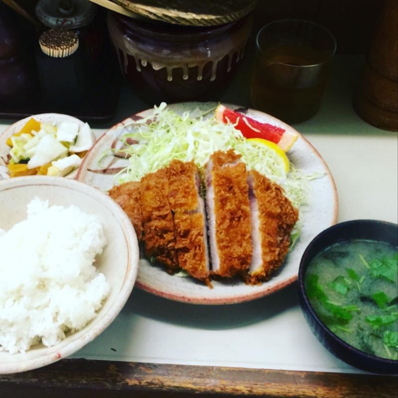 特ロース定食(とんかつ繁)