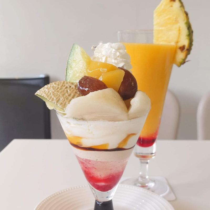 季節の果実タカノセレクションパフェ マスクメロン・栗・洋梨(タカノフルーツパーラー 池袋東武店)