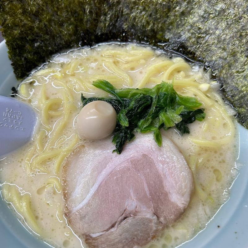 ラーメン(横浜家系ラーメン 金沢 魂心家)
