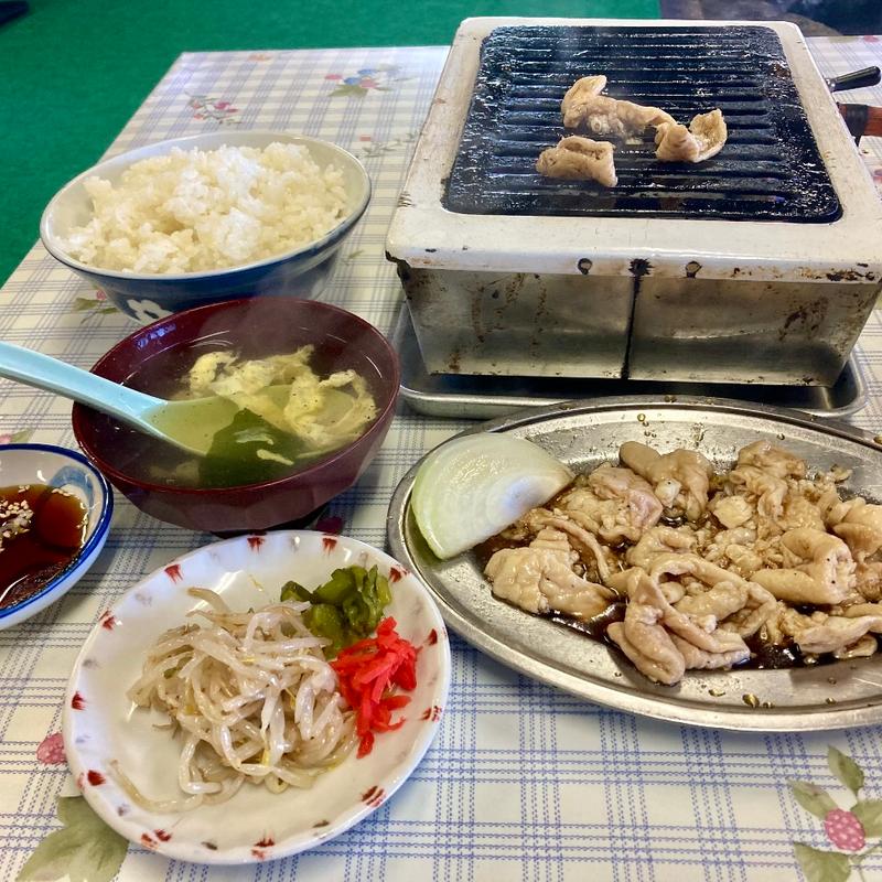 ホルモン定食(清水魚園)