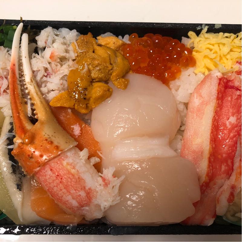 北の大地ちらし(知床鮨 大丸東京店)