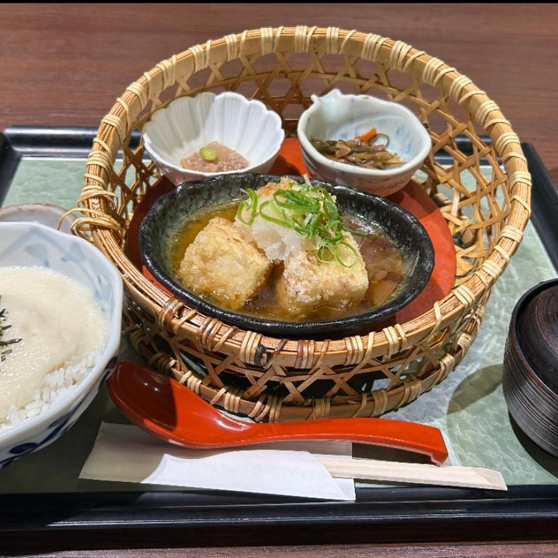 揚げ出し豆腐ととろろご飯(和食とろ麦 川崎ルフロン店)