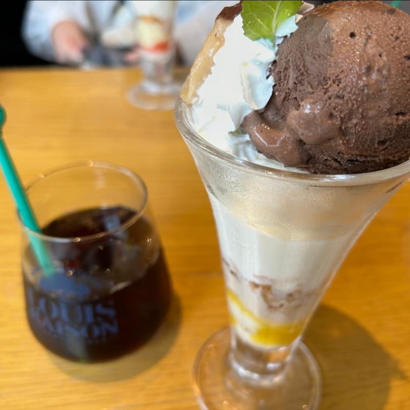 チョコバナナパフェ(カフェノイモンド 本店)