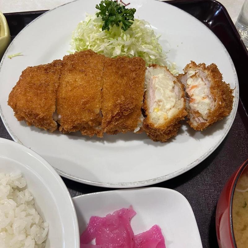 ポテトサラダ入りとんかつ(洋食中華 エチゴヤ)
