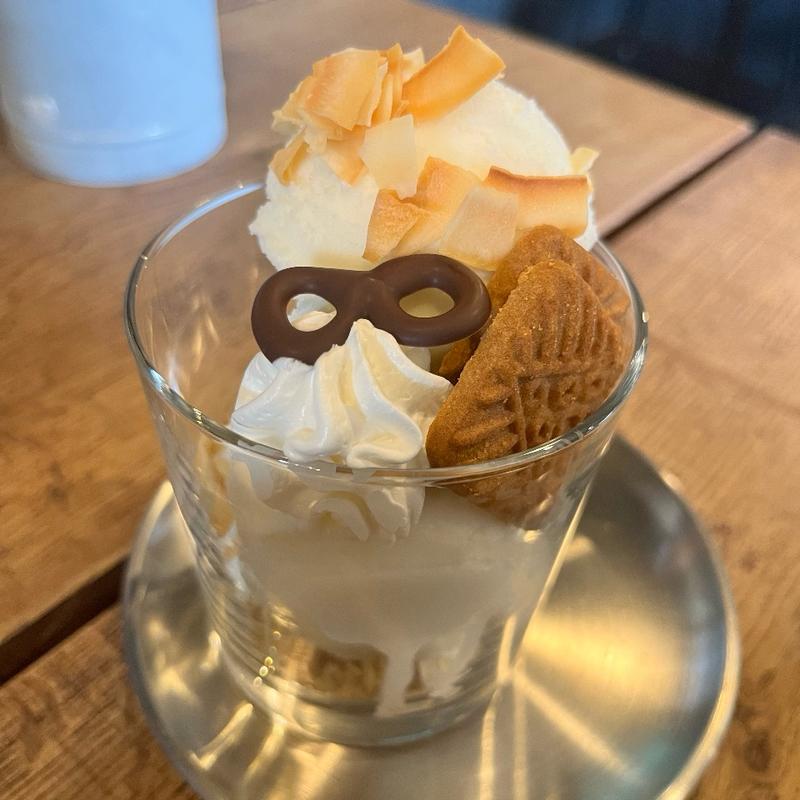 ココナッツパフェ(めがね)