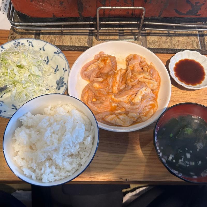 ホルモン定食(お福 （オフク）)